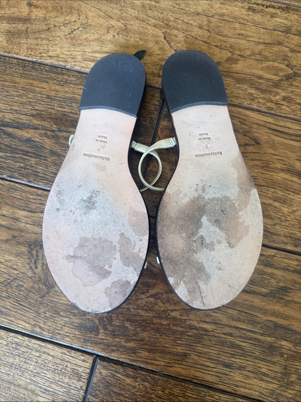 Reformation Cream Slide Sandals with Gold Toe-Ring Detail - Picture 2 of 2
